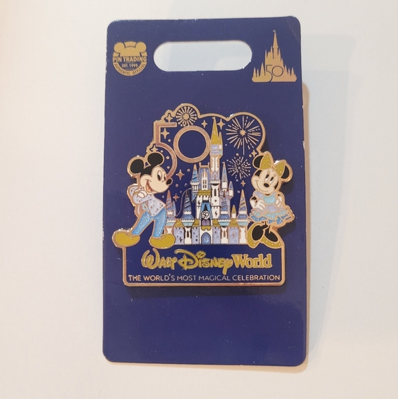 Mickey & Minnie 50th Walt Disney World pin - Picture 1 of 3